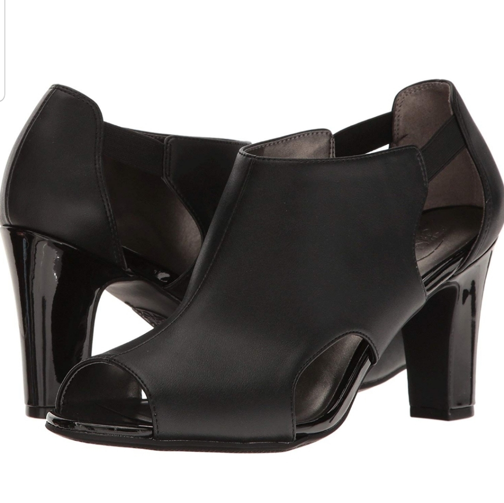 Woman's Lifestride Cala ankle boots